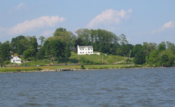 Homes along the Hudson